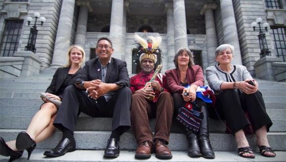 Benny Wenda Thank You for West Papua Solidarity “desk” opening in Onehunga, New Zealand. Benny Wenda Thank You for West Papua Solidarity “desk” opening in Onehunga, New Zealand.